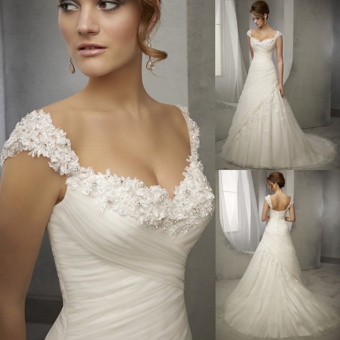 Elegant lace wedding dress