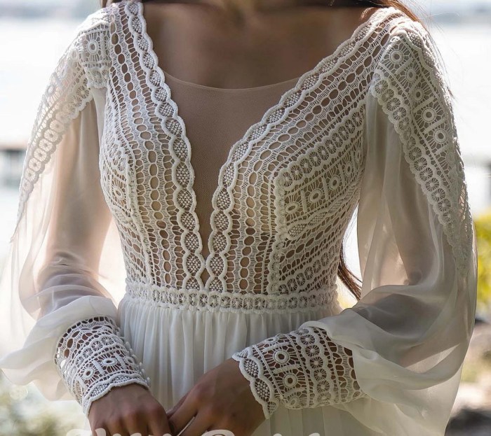 Long sleeve chiffon wedding dress